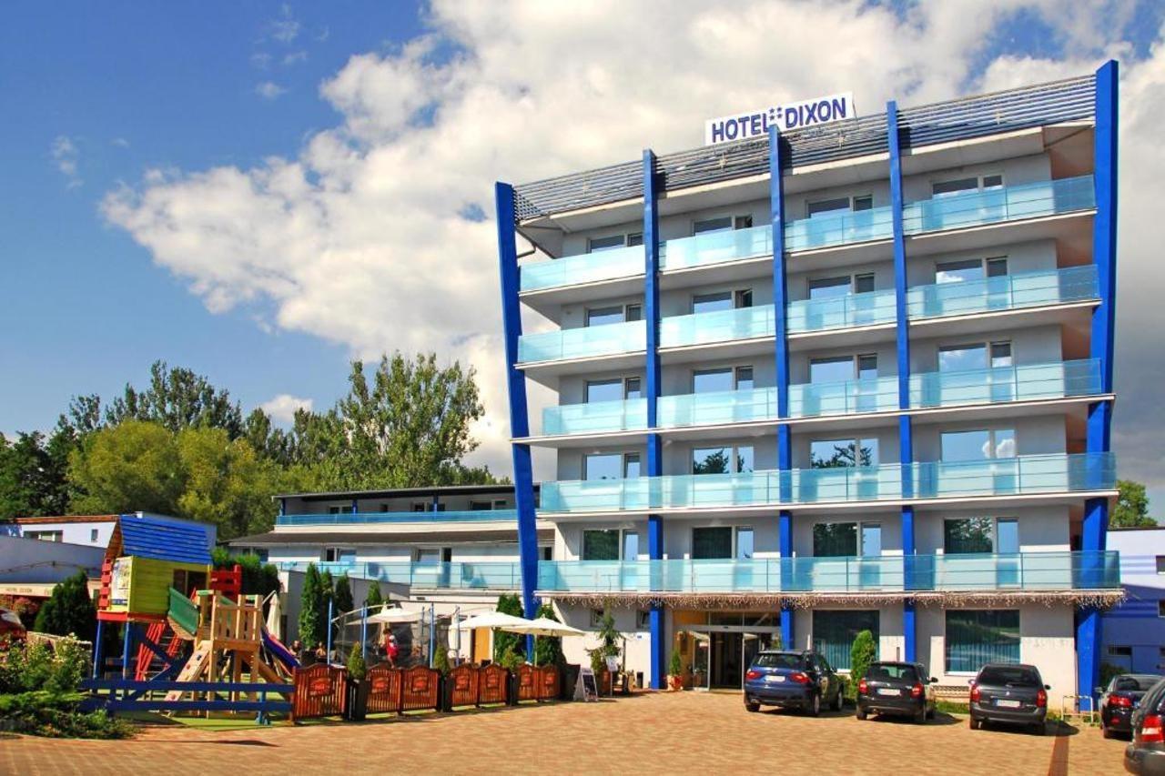 Hotel Dixon So Vstupom Do Bazena A Virivky Zdarma - Free Entrance To Pool And Jacuzzi Included Банска бистрица Екстериор снимка