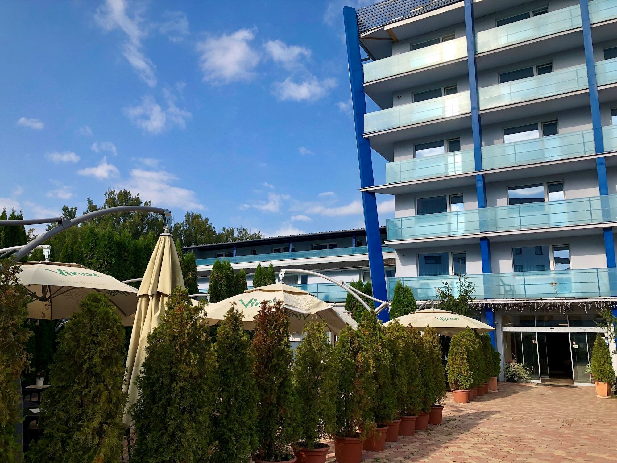 Hotel Dixon So Vstupom Do Bazena A Virivky Zdarma - Free Entrance To Pool And Jacuzzi Included Банска бистрица Екстериор снимка