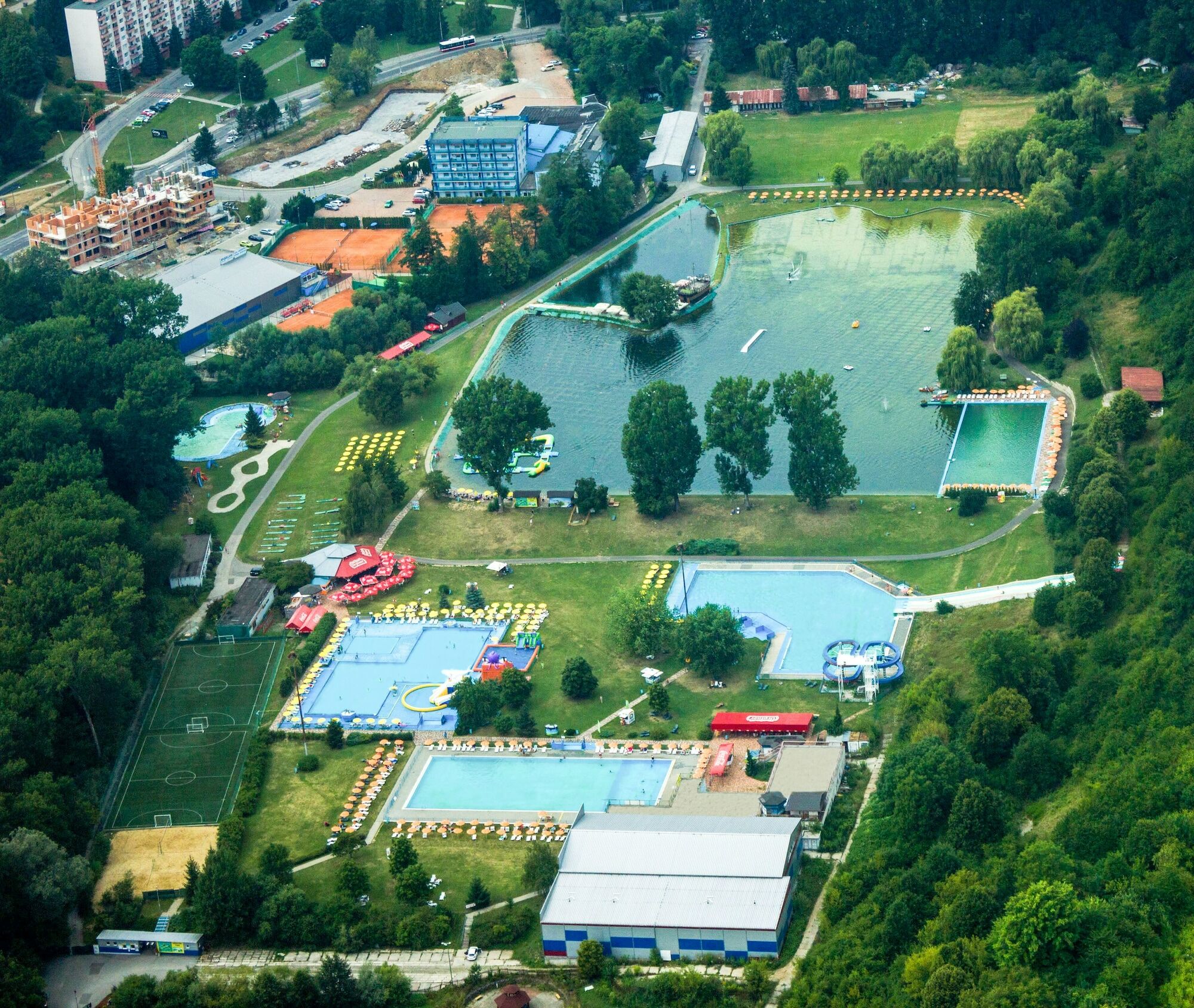 Hotel Dixon So Vstupom Do Bazena A Virivky Zdarma - Free Entrance To Pool And Jacuzzi Included Банска бистрица Екстериор снимка