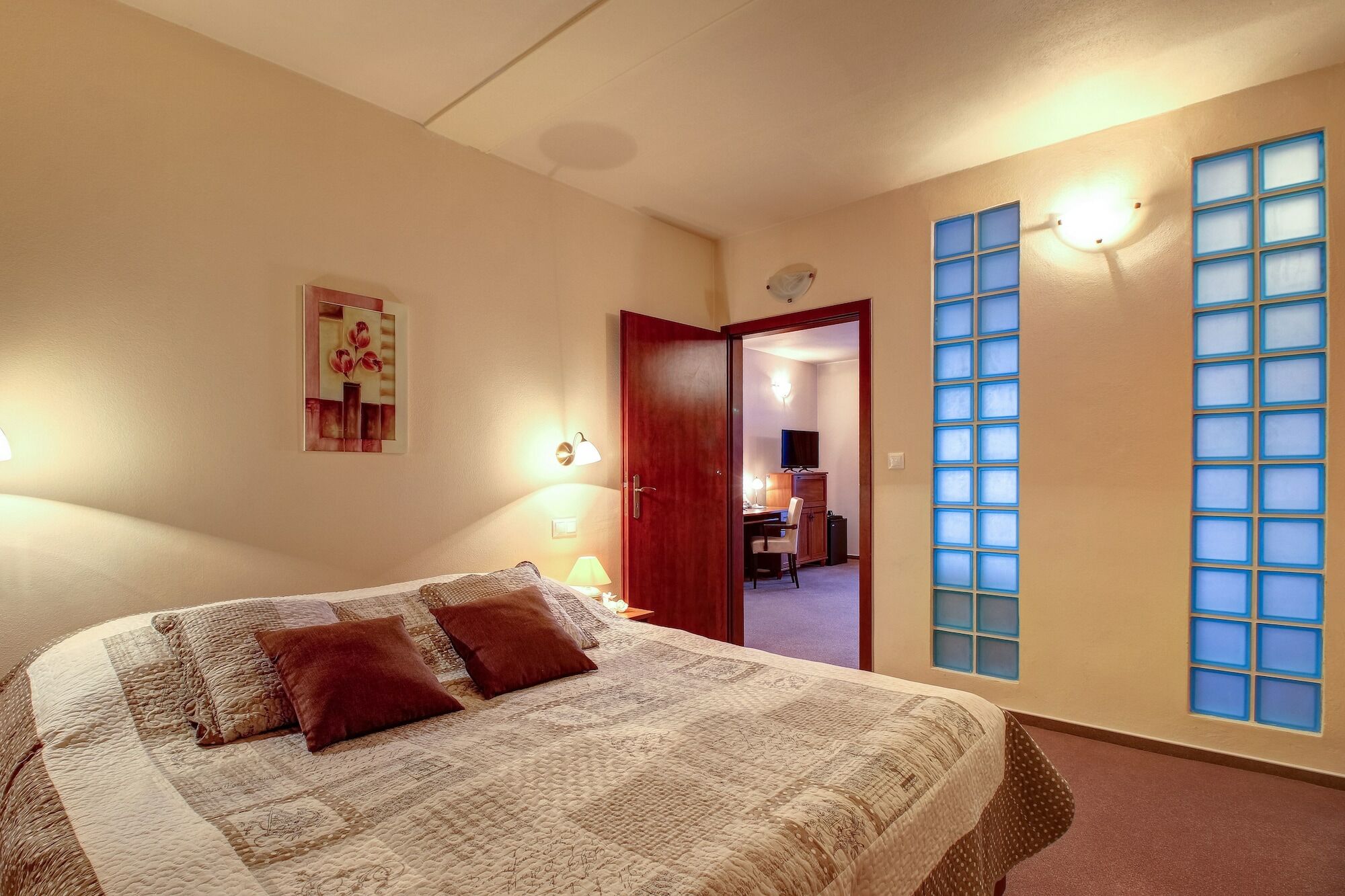 Hotel Dixon So Vstupom Do Bazena A Virivky Zdarma - Free Entrance To Pool And Jacuzzi Included Банска бистрица Екстериор снимка