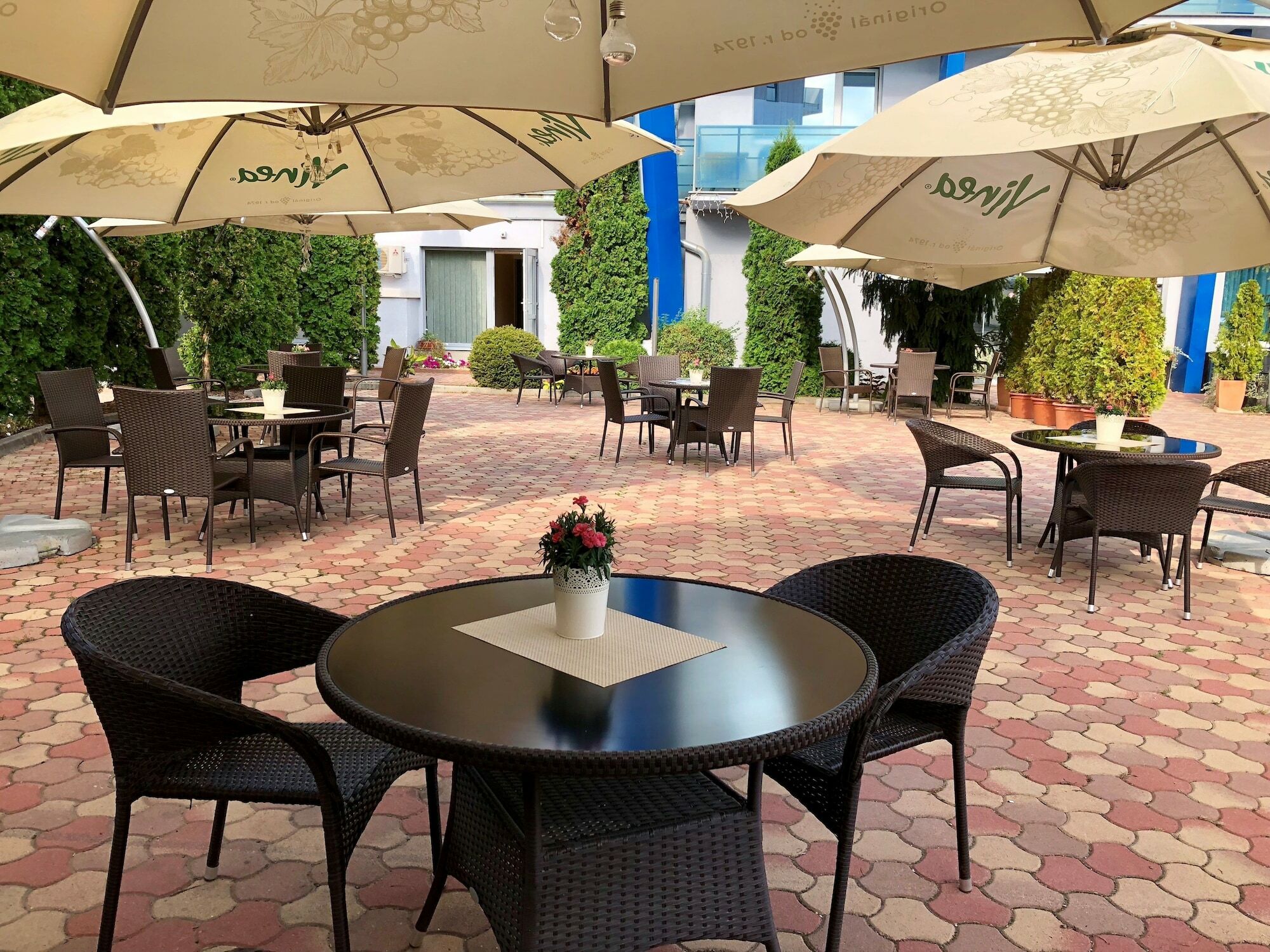 Hotel Dixon So Vstupom Do Bazena A Virivky Zdarma - Free Entrance To Pool And Jacuzzi Included Банска бистрица Екстериор снимка